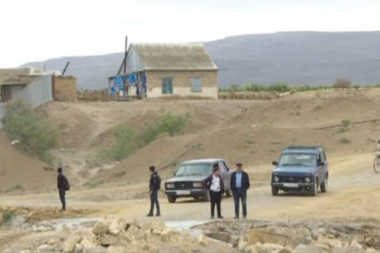 Hacıqabulda sel körpünü yenidən uçurub, yaşayış məntəqələri ilə əlaqə kəsilib