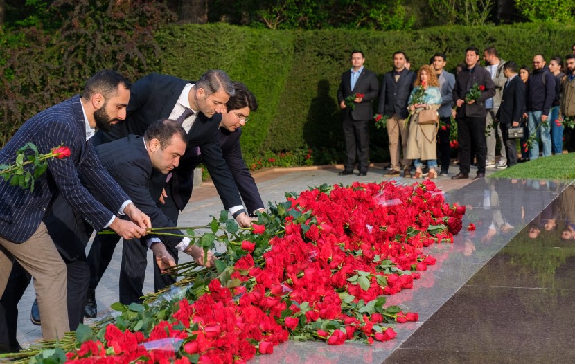 GƏNCLƏR FONDUNUN TƏŞKİLATÇILIĞI İLƏ “AZƏRBAYCAN GƏNCLƏRİ HEYDƏR ƏLİYEV YOLUNDA” MÖVZUSUNDA SEMİNAR KEÇİRİLİB