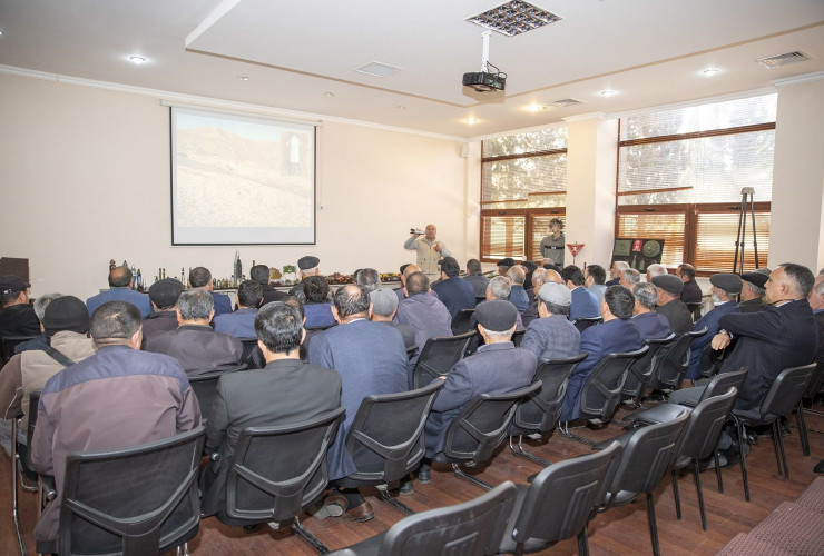Yaylaqlara köç edəcək təsərrüfatların rəhbərlərinə mina təhlükəsizliyi ilə bağlı təlimlər keçirilir