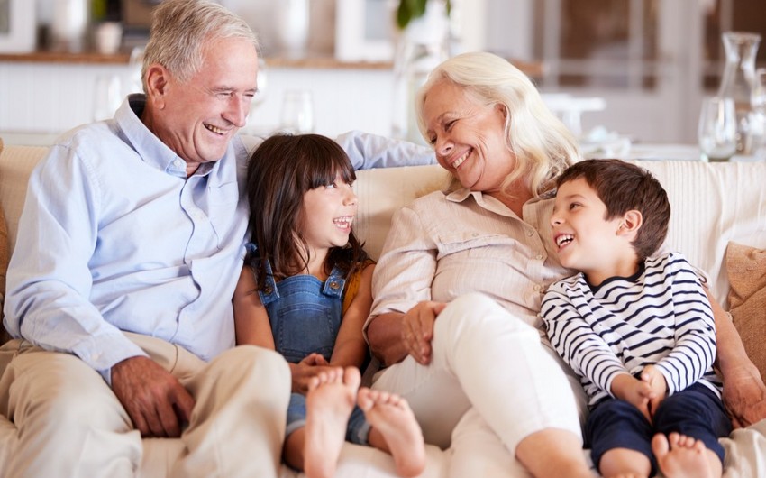 Azərbaycanda 61 uşaq nənə-babasının övladlığına verilib