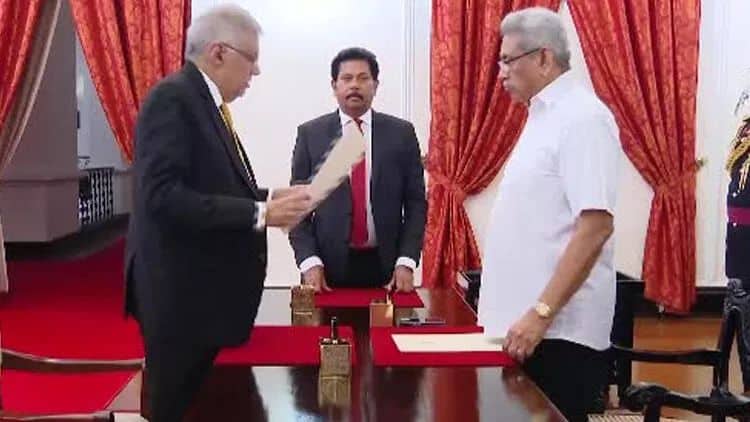 Şri-Lankada yeni baş nazir vəzifəsinin icrasına başlayıb