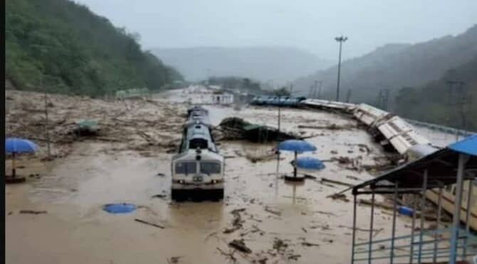 Hindistanda daşqın: 8 NƏFƏR ÖLÜB