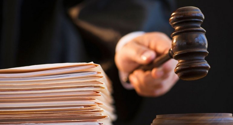 Goranboyda torpaq sahəsinə görə bacı-qardaşı öldürən şəxsin məhkəməsi başlayır