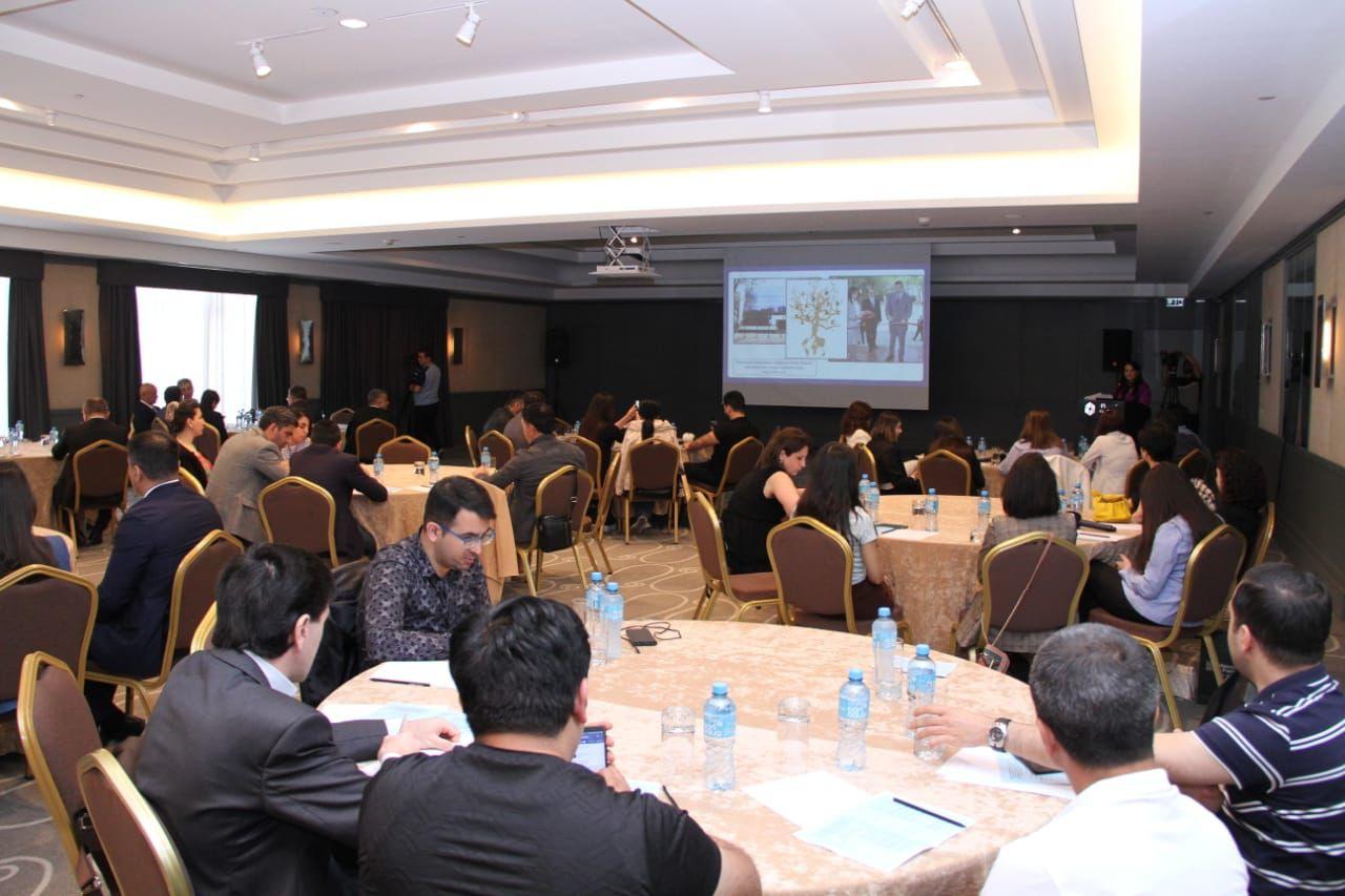 “Ədliyyə orqanlarında və məhkəmələrdə kommunikasiya siyasəti” mövzusunda təlim keçirilib