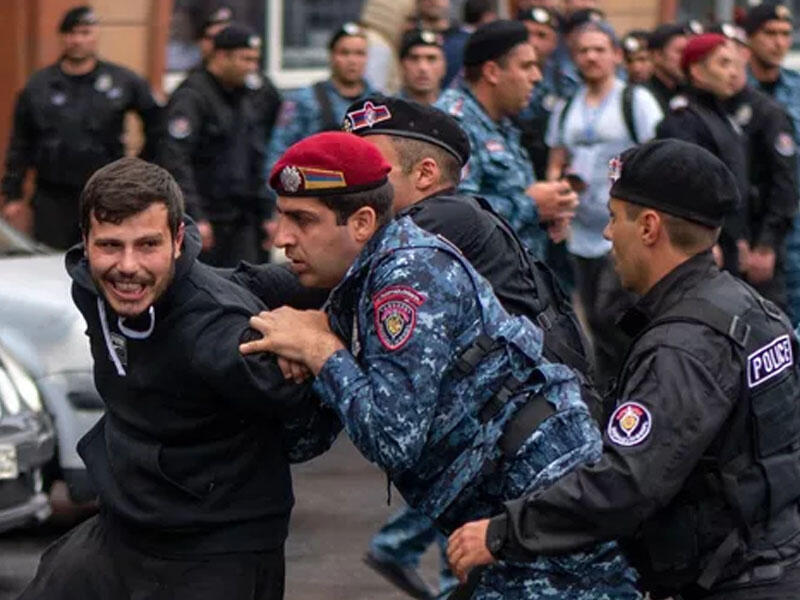 Ermənistanda yenə mitinqlər keçirilir