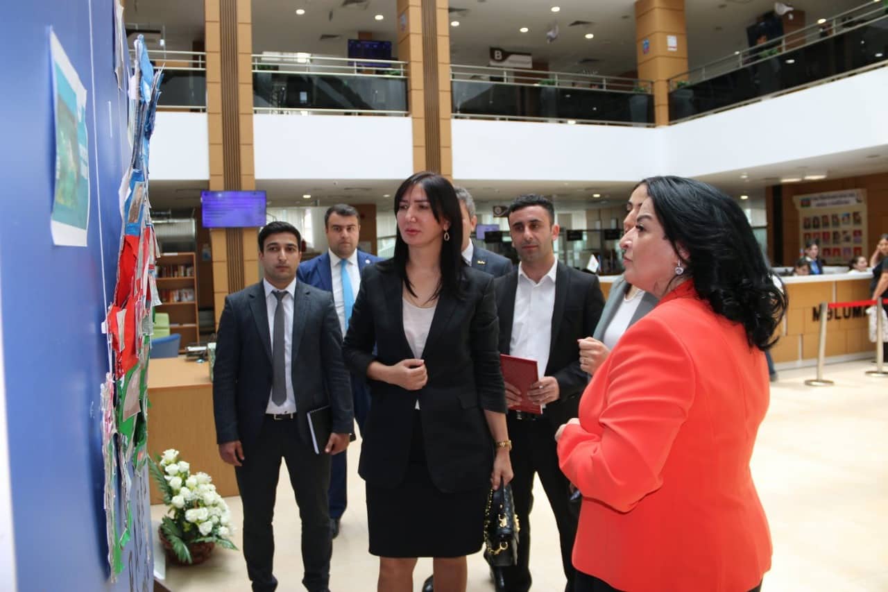 Bərdə Regional Mədəniyyət İdarəsinin rəisi Bərdə regional “ASAN xidmət” mərkəzinin fəaliyyəti ilə tanış olub