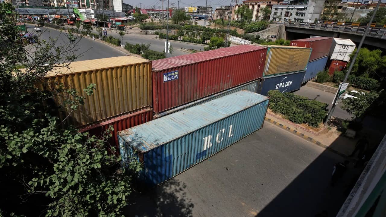 Pakistanın paytaxtı blokadaya alınıb: VƏTƏNDAŞ MÜHARİBƏSİ