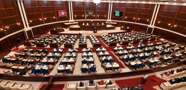 С повестки заседания Милли Меджлиса сняты шесть законопроектов