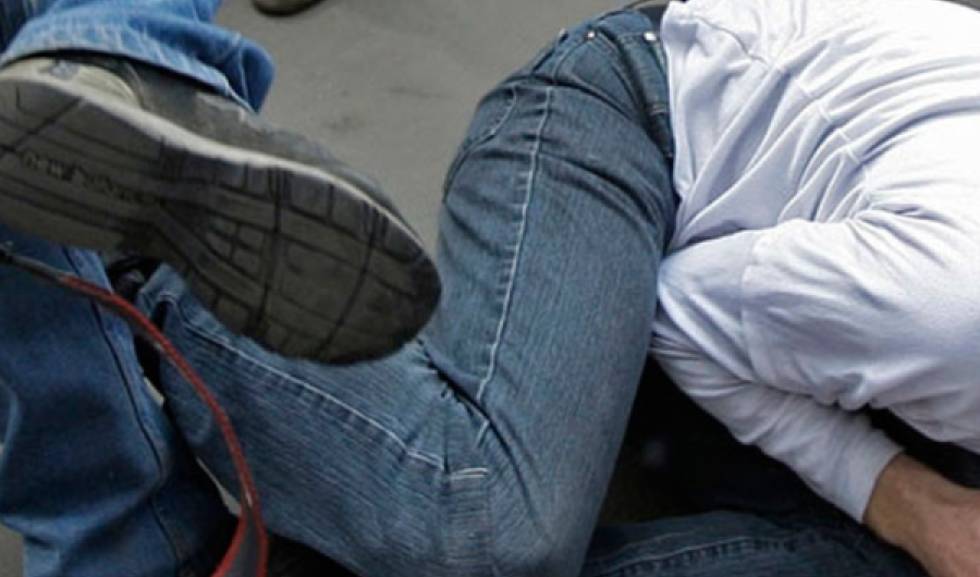 Bakı sakini döyülərək 2 000 manatı əlindən alınıb