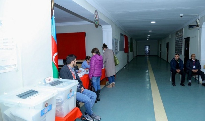 Azərbaycanın ən yaşlı kişi və qadın seçiciləri məlum olub