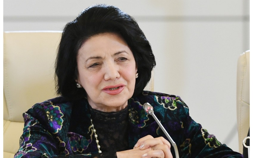 Firəngiz Əlizadə Prezidentin fəxri diplomu ilə təltif edilib