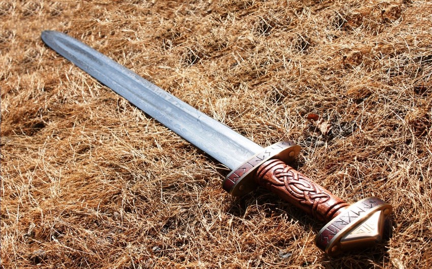 Salyanda 30 yaşlı kişiyə qılıncla xəsarət yetirilib