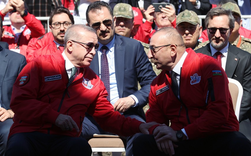“TEKNOFEST Azərbaycan”: İlham Əliyev və Ərdoğana xatirə hədiyyələri təqdim olunub