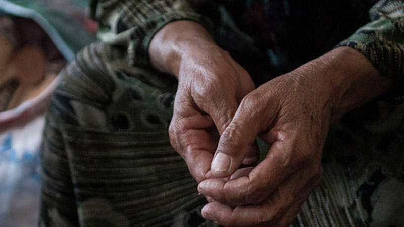 Azərbaycanda ana övladına ağır cəza istədi: 