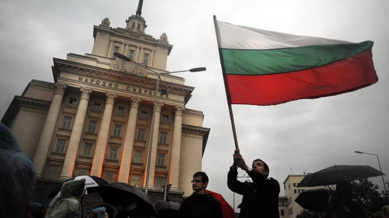 Bolqarıstan embarqodan çıxarıldı: Rusiya neftindən istifadə edə biləcək