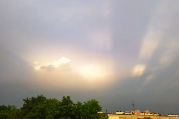 Xarkov səmasında nadir təbiət hadisəsi müşahidə olunub - FOTO