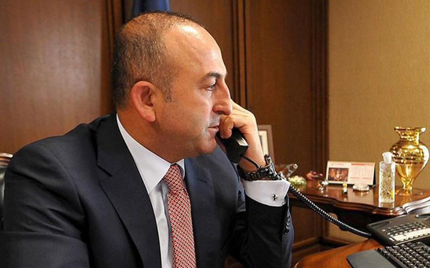 Mövlud Çavuşoğlu fransalı həmkarı ilə Ukraynanı müzakirə edib