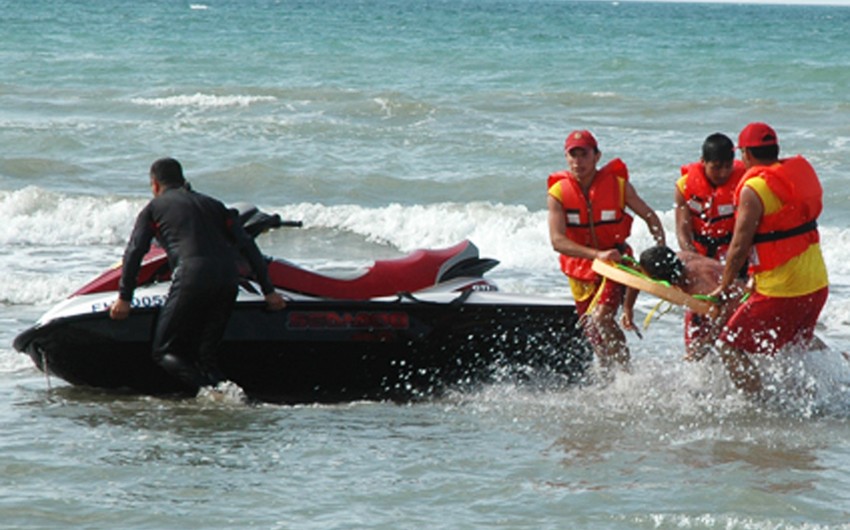 Mingəçevirdə batma təhlükəsi ilə üzləşən 1 nəfər xilas olunub