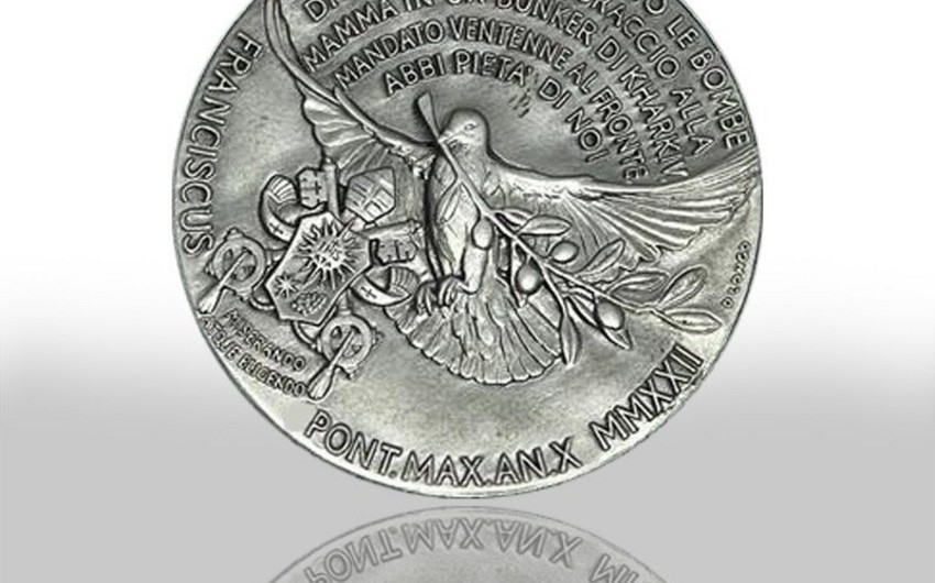 Vatikan Ukraynaya həsr olunmuş gümüş sikkə buraxıb