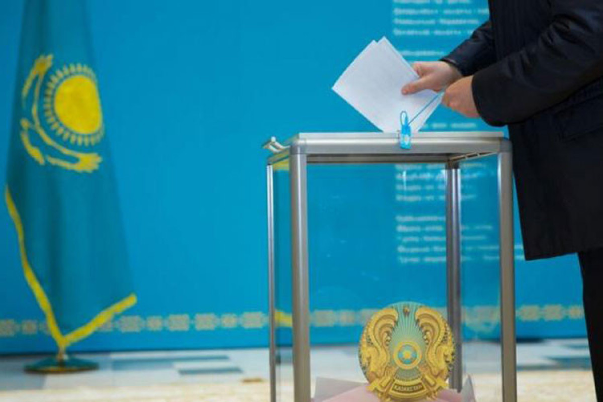 Qazaxıstanda referendum baş tutub