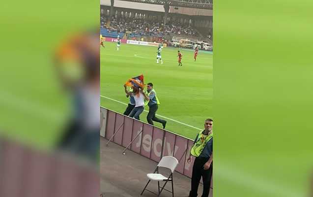 İrəvanda futbol matçında etirazçılarla polis arasında toqquşma - Video
