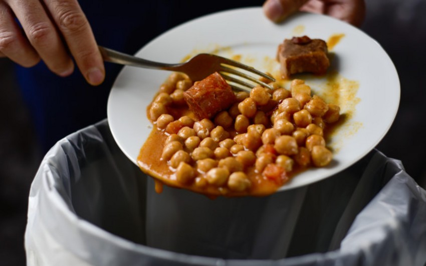 İspaniyada ərzaq və qida məhsullarını tullayanlar 500 milyon avroyadək cəzalanacaq