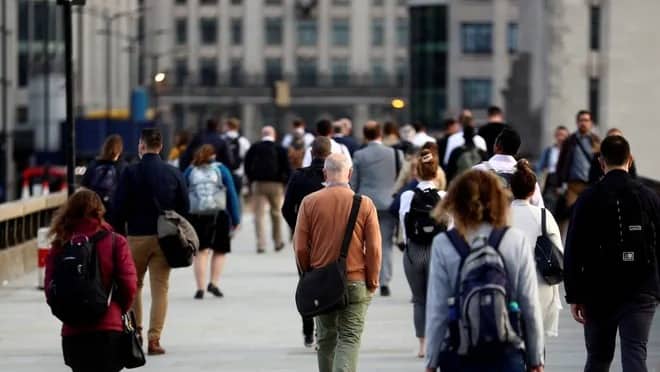 İngiltərədəki işçilər həftənin dörd günü işləyəcək