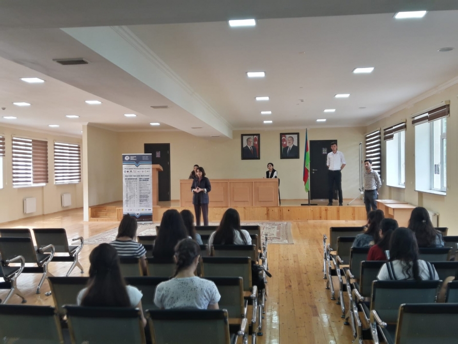 Mingəçevir Dövlət Universitetinin əməkdaşları abituriyentlərlə görüşüblər