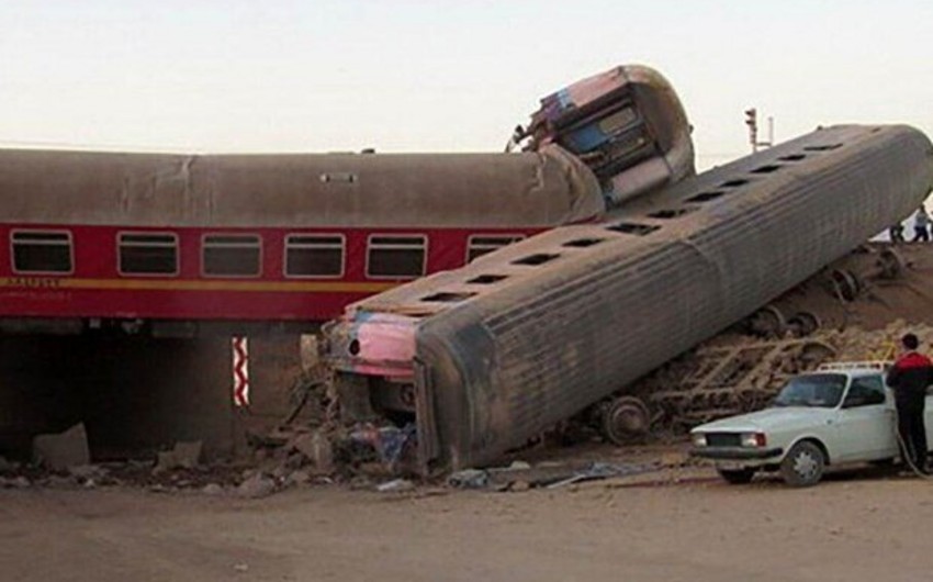 На северо-востоке Ирана поезд сошел с рельсов, погибли 17 человек
