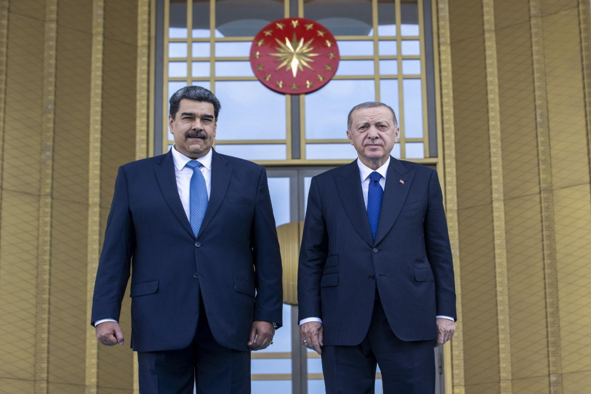 Ərdoğan Maduro ilə görüşüb