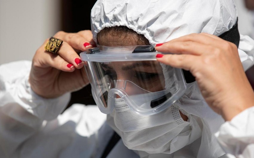 COVID-19-la mübarizədə iştirak edən tibb işçilərinin maaşlarına əlavənin verilmə müddəti uzadılıb