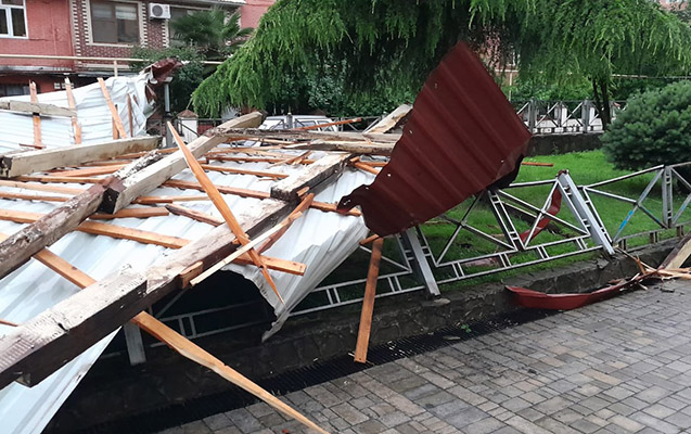 Zaqatalada güclü külək və leysan fəsadlar törətdi - FOTO