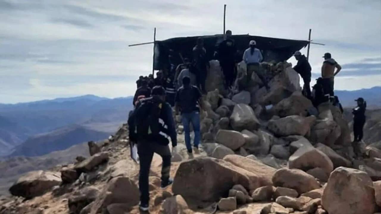 Peruda mədənçiləri arasında qarşıdurma: 14 ÖLÜ