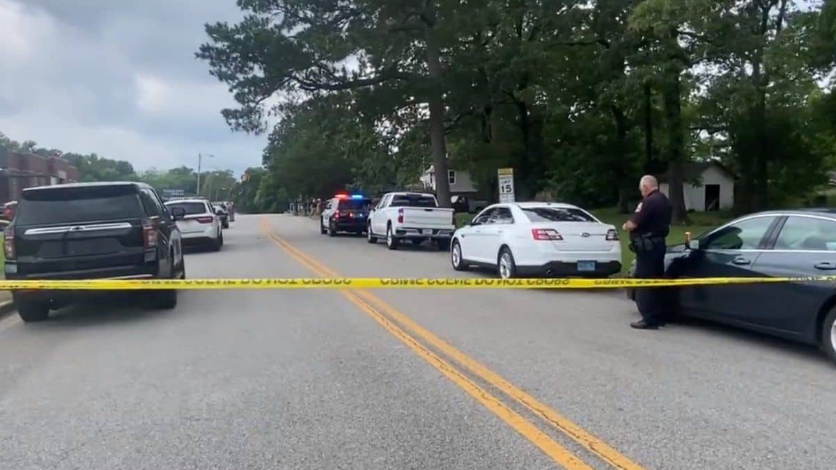 ABŞ-da məktəbə girmək istəyən şübhəli öldürülüb