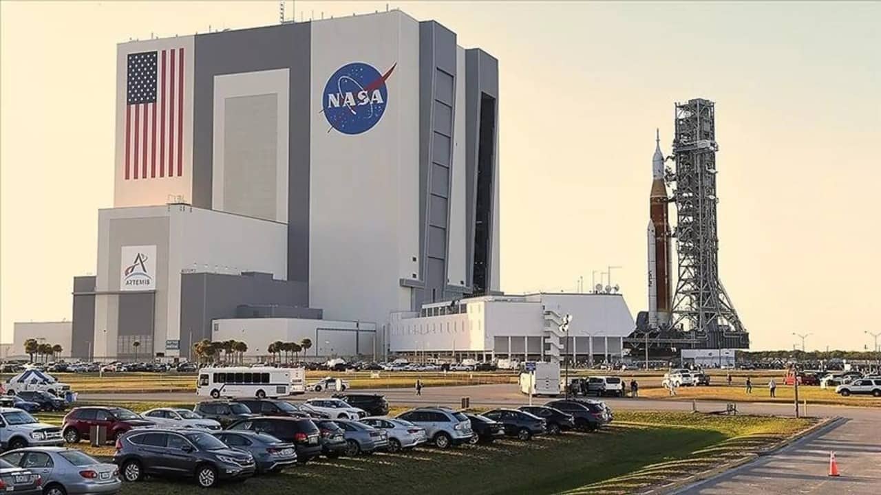 NASA peyklərini daşıyan raket sıradan çıxdı
