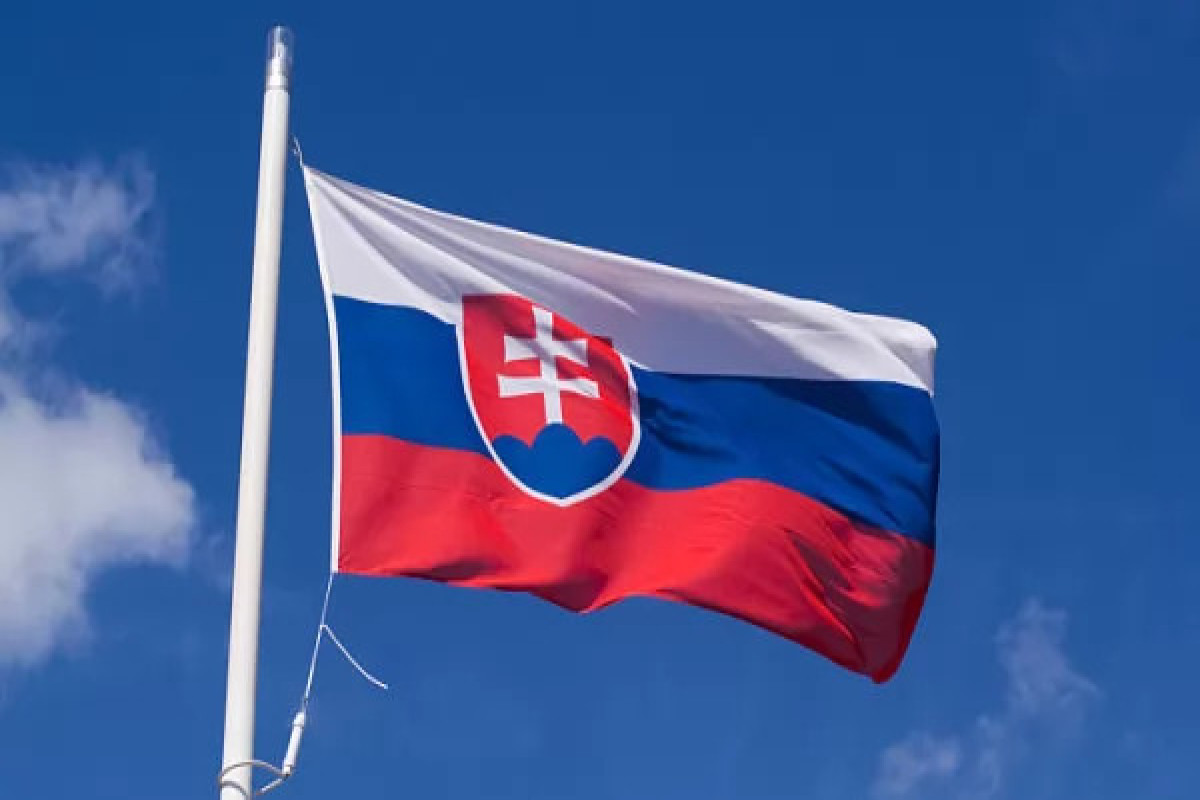 Slovakiya Ukraynaya helikopterlər və “Qrad” mərmiləri verib