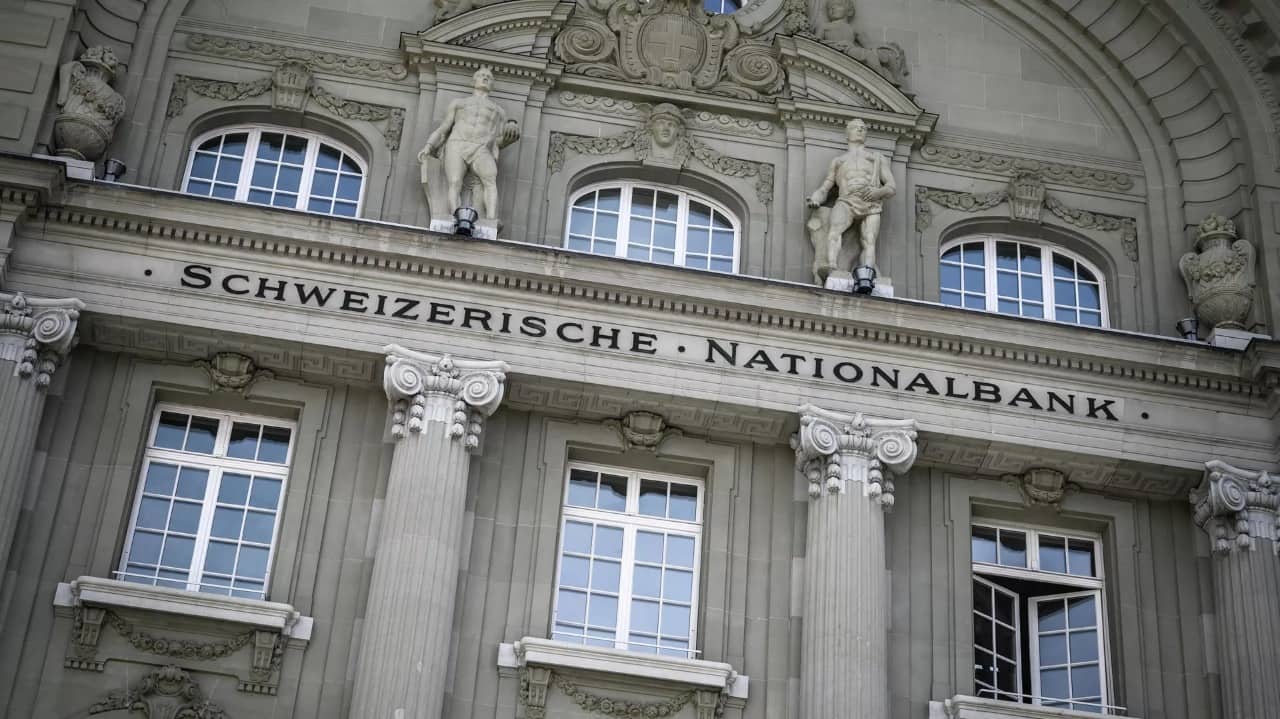 İsveçrə 15 ildən sonra faiz artırdı