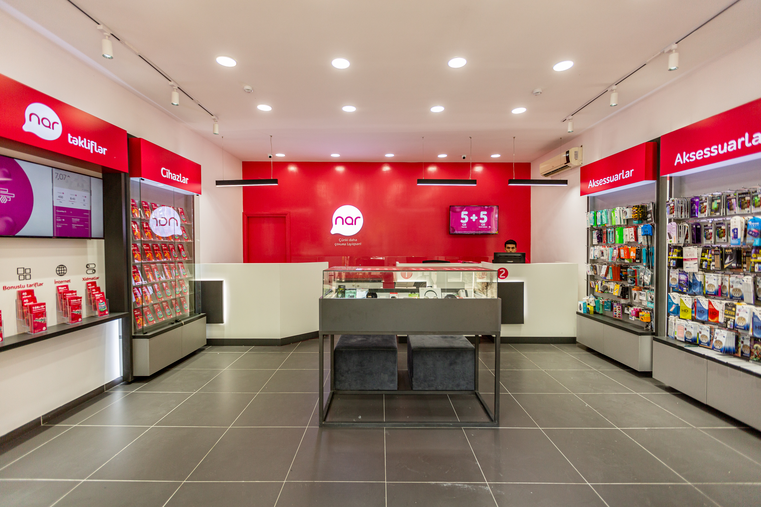 Ağcəbədi şəhərində yenilənmiş “Nar” mağazası fəaliyyətə başladı