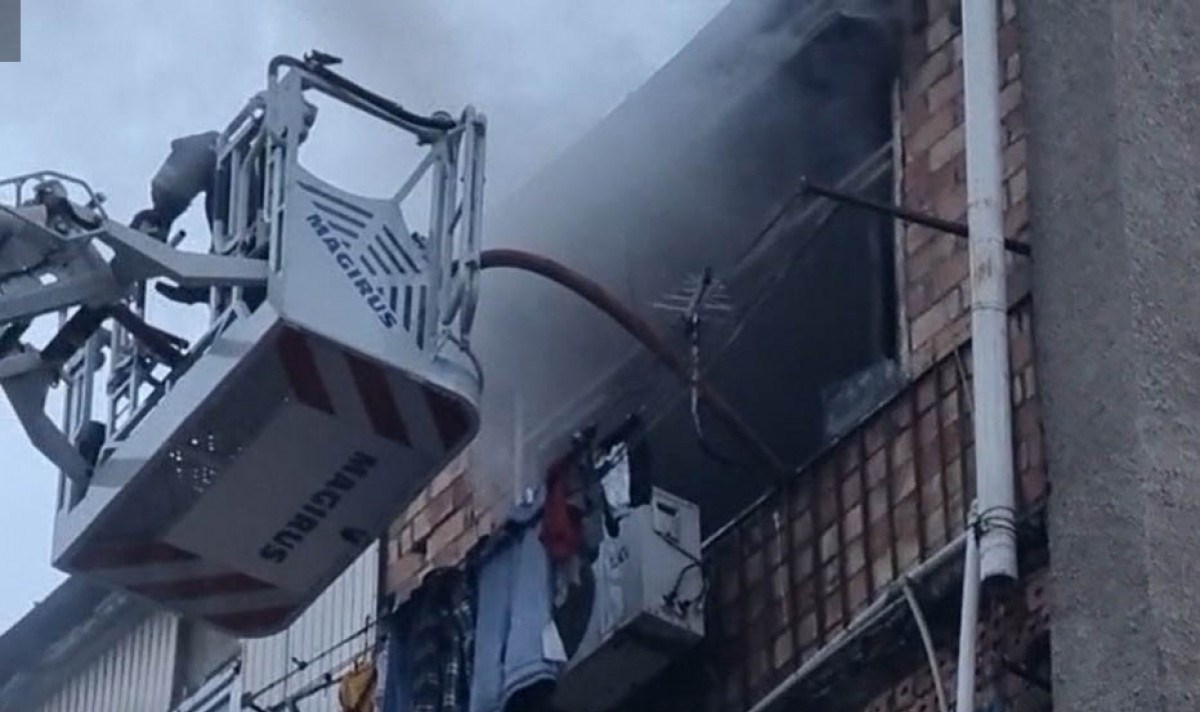 Bakıda beşmərtəbəli binada yanğın olub