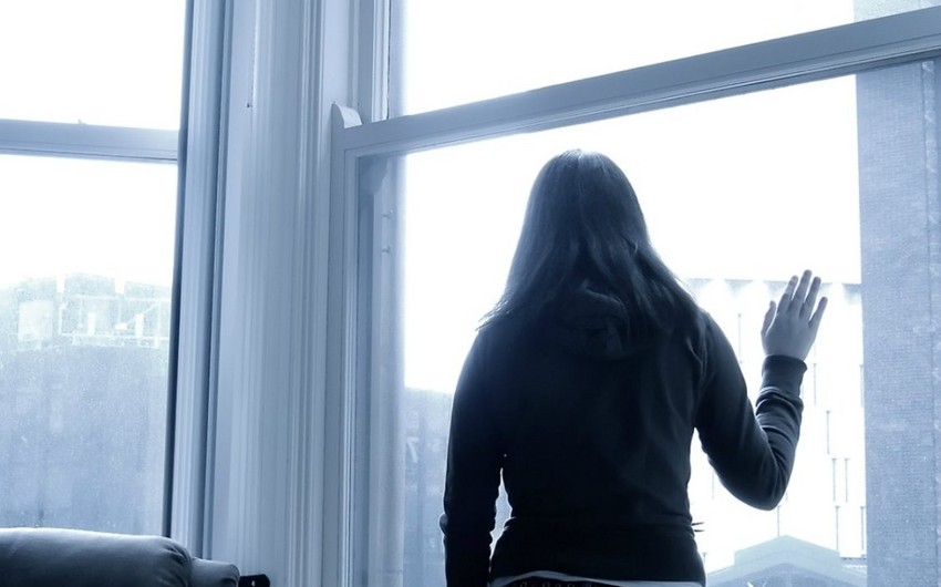 Bakıda körpə binanın 7-ci mərtəbəsindən yıxılıb, ana özünü övladının ardınca atıb