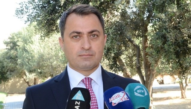 Nizami Rayon İcra başçısı ticarətçiləri çörəksiz qoydu – FOTO