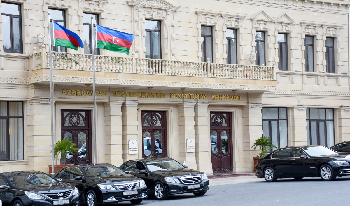 Konstitusiya Məhkəməsi sədrinin aylıq vəzifə maaşı 3500 manat olacaq