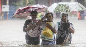 Hindistanda sel və daşqınlar zamanı ölənlərin sayı 131 nəfərə çatıb