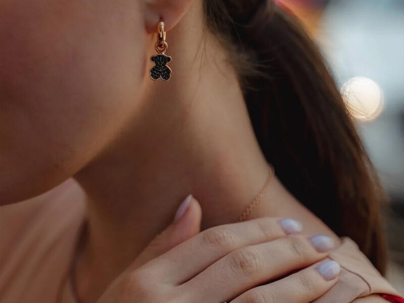 Telefonunu təmirə verən qadının çılpaq şəkilləri yayıldı - Usta dostlarına göndərib