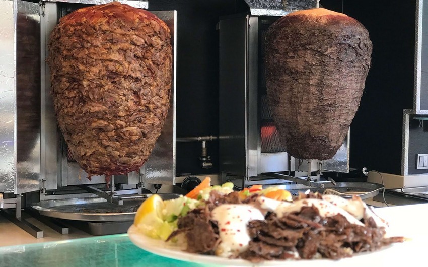 Həkim dönər zəhərlənmələrilə bağlı xəbərdarlıq edib