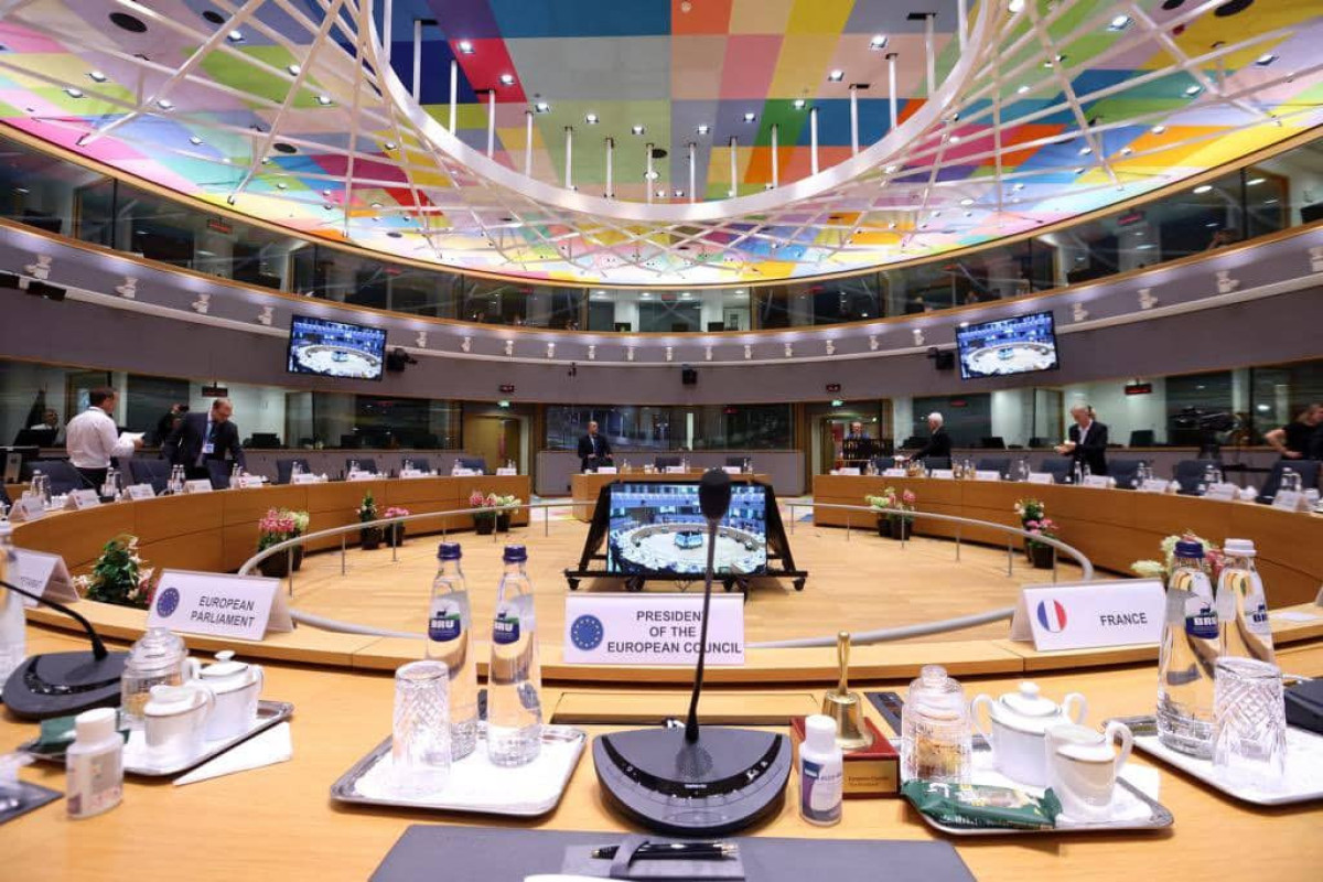 Brüsseldə Ukraynanın Aİ-yə namizəd statusu ilə bağlı müzakirələr başlayıb - YENİLƏNİB