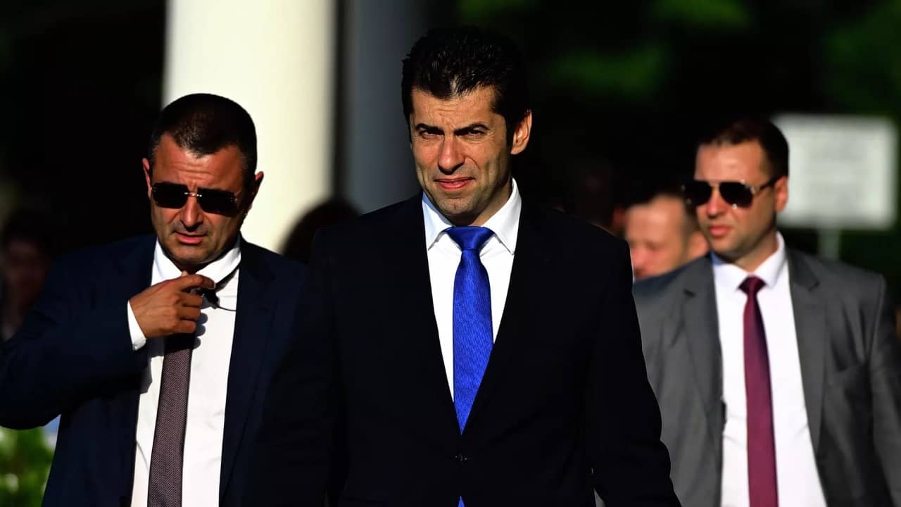 Bolqarıstanın baş nazirinin 6 aylıq koalisiya hökuməti çökdü