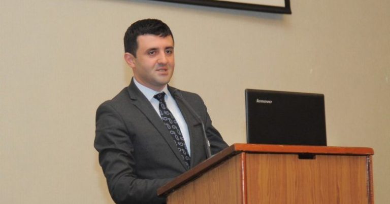 Təhsil şöbəsinin müdiri direktora hücum edib? – ŞOK