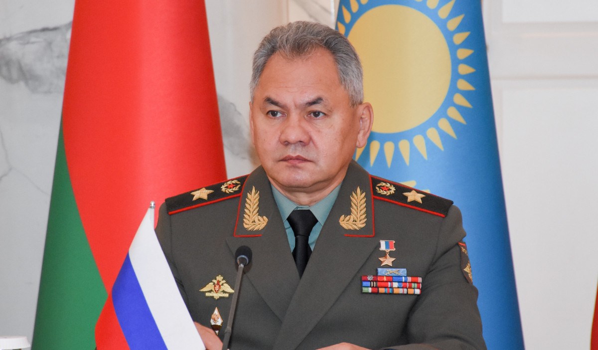 Şoyqu Ukraynada müharibədə iştirak edən qoşun qruplaşmasında yoxlama aparıb