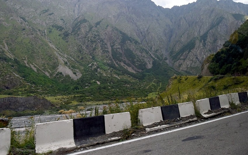 Ermənistanı Rusiya ilə birləşdirən yeganə quru yol bağlanıb